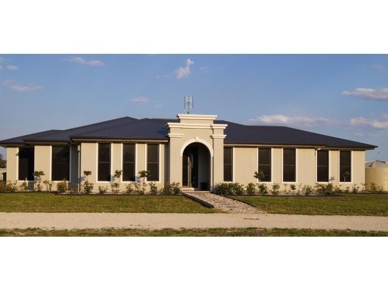 140 Auburn Road, Chinchilla QLD 4413