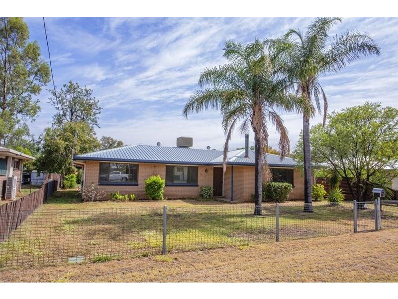 10 Stevenson Street, Chinchilla QLD 4413