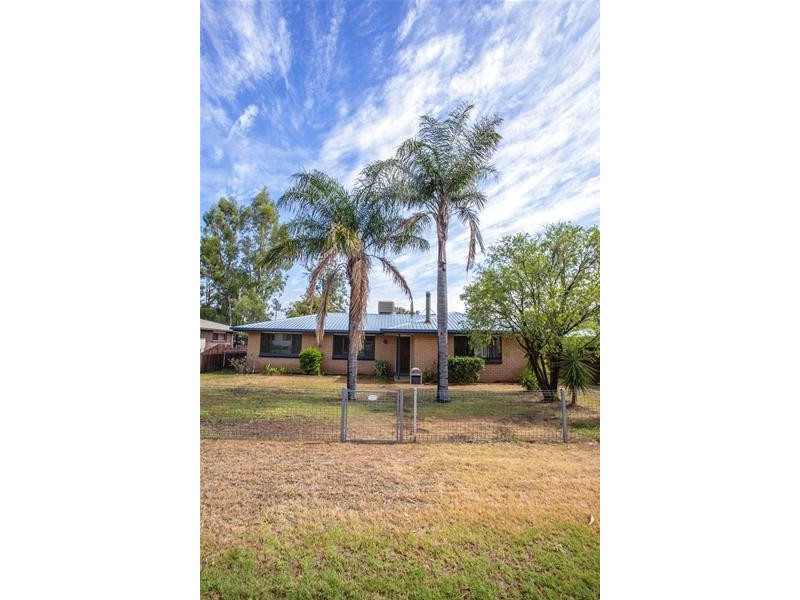 10 Stevenson Street, Chinchilla QLD 4413