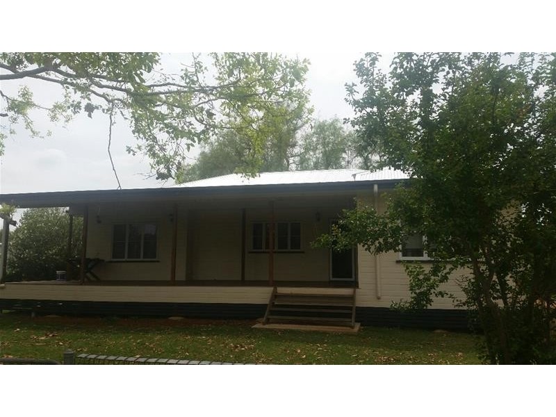 41 Windmill Road, Chinchilla QLD 4413