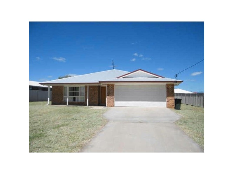 126 Zeller Street, Chinchilla QLD 4413