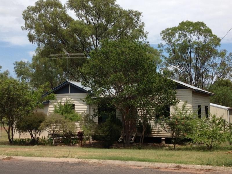 27 Helena Street, Chinchilla QLD 4413