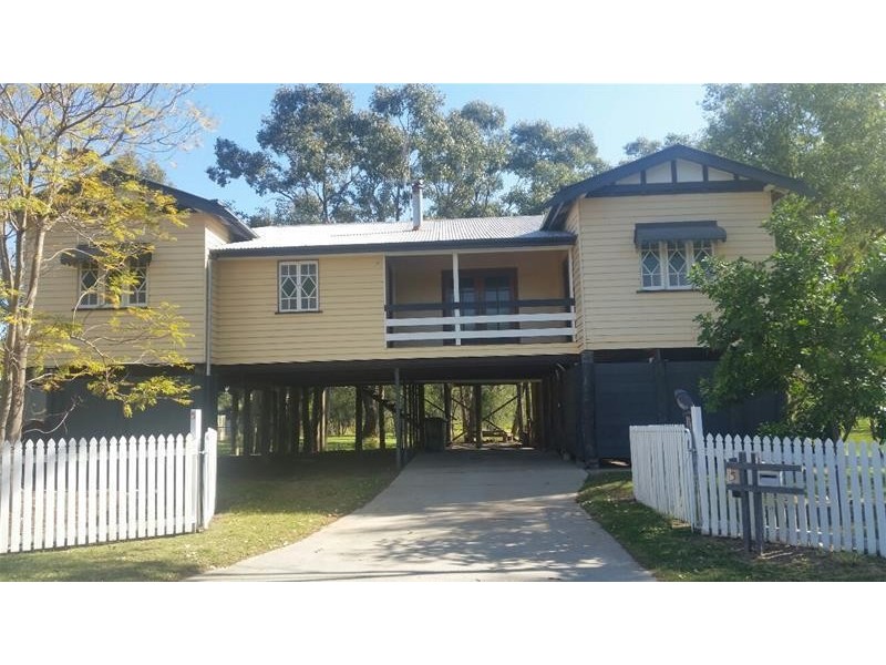 5 Middle Street, Chinchilla QLD 4413