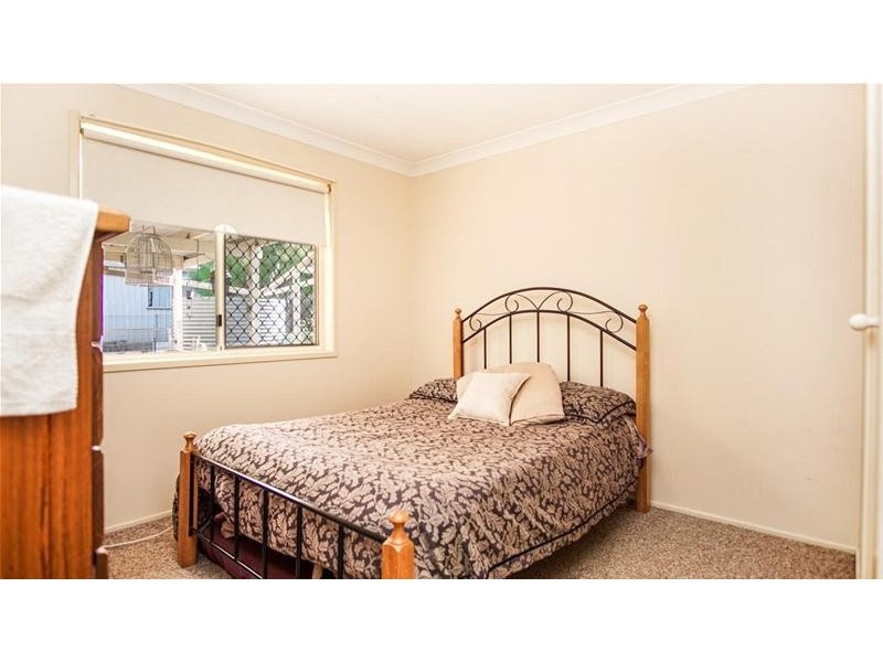 23 Robb Street, Oakey QLD 4401