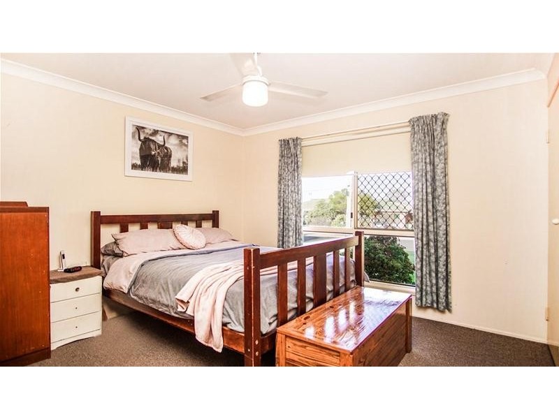 23 Robb Street, Oakey QLD 4401