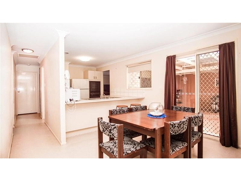 23 Robb Street, Oakey QLD 4401