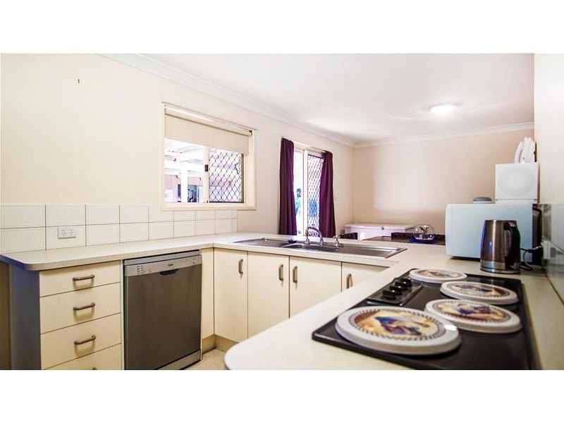 23 Robb Street, Oakey QLD 4401