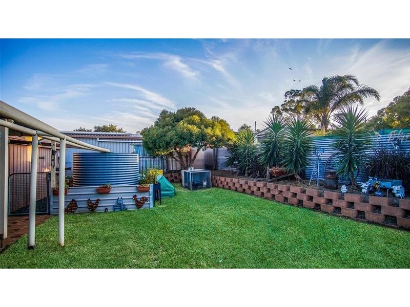23 Robb Street, Oakey QLD 4401