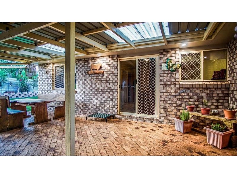 23 Robb Street, Oakey QLD 4401