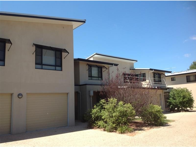 2/34 Glasson Street, Chinchilla QLD 4413