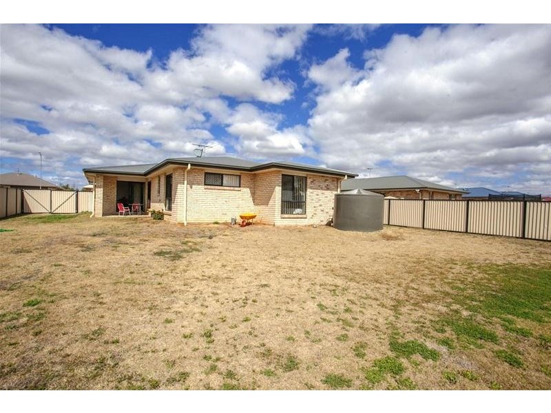 15 Campbell Street, Chinchilla QLD 4413