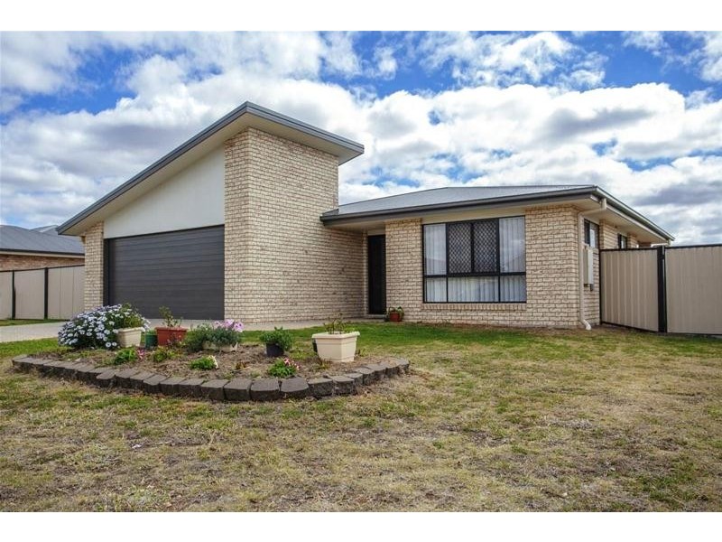 15 Campbell Street, Chinchilla QLD 4413