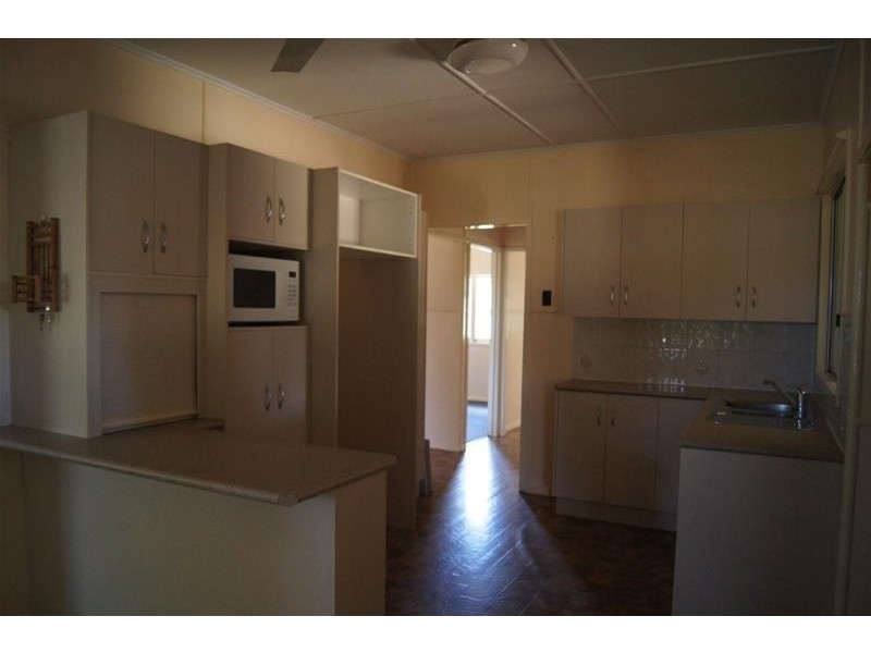 16 Barber Street, Chinchilla QLD 4413