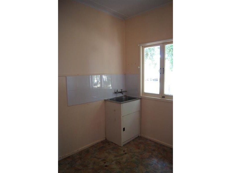 16 Barber Street, Chinchilla QLD 4413