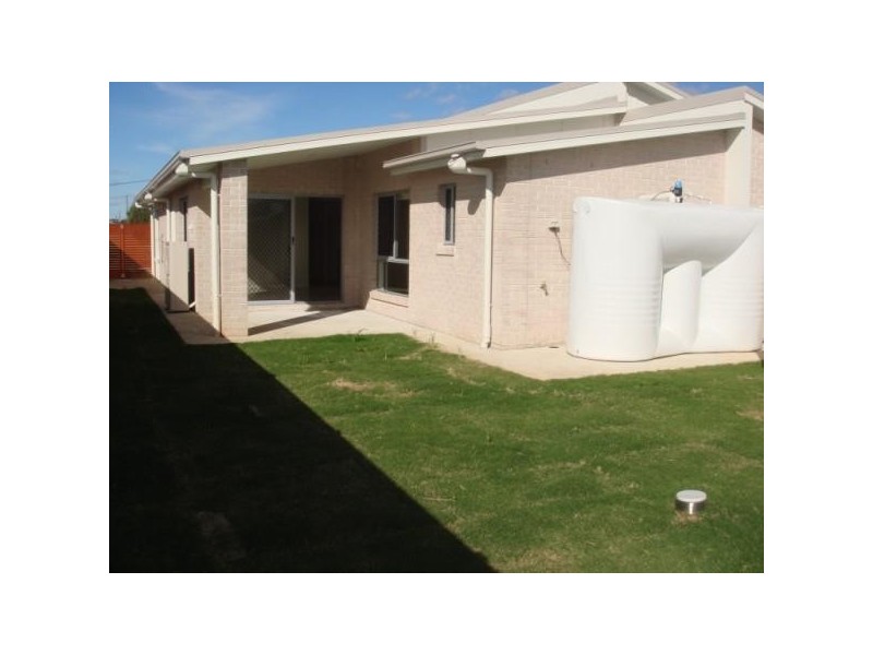 2/124 Price Street, Chinchilla QLD 4413