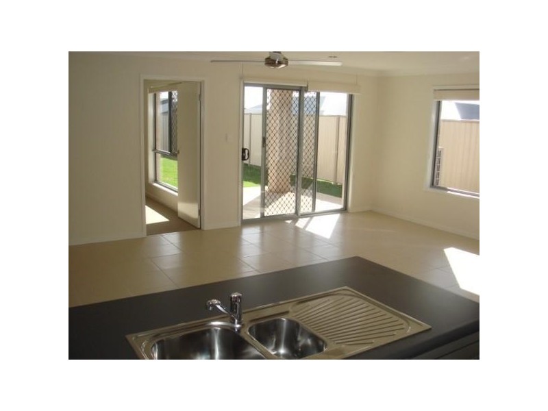 2/124 Price Street, Chinchilla QLD 4413