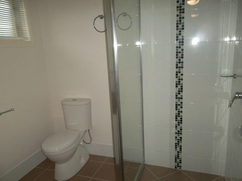 27 Racecourse Road, Miles QLD 4415