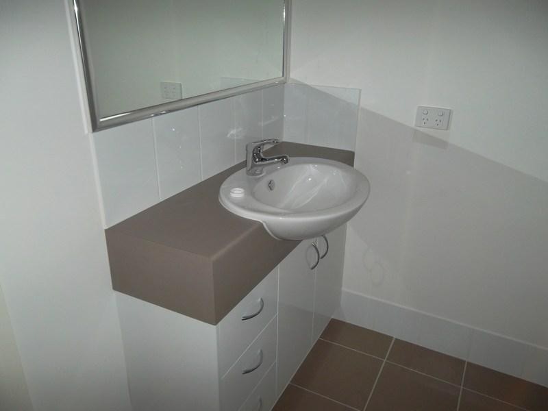 27 Racecourse Road, Miles QLD 4415