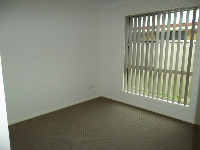 27 Racecourse Road, Miles QLD 4415