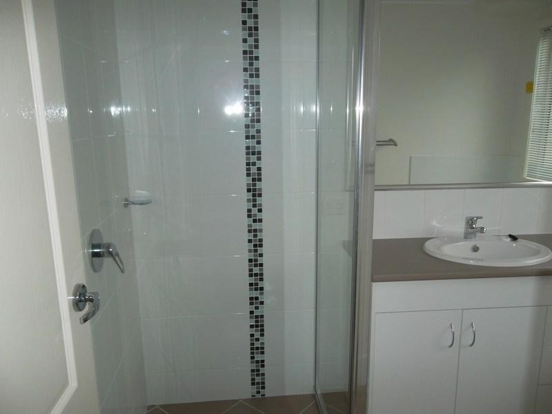 27 Racecourse Road, Miles QLD 4415