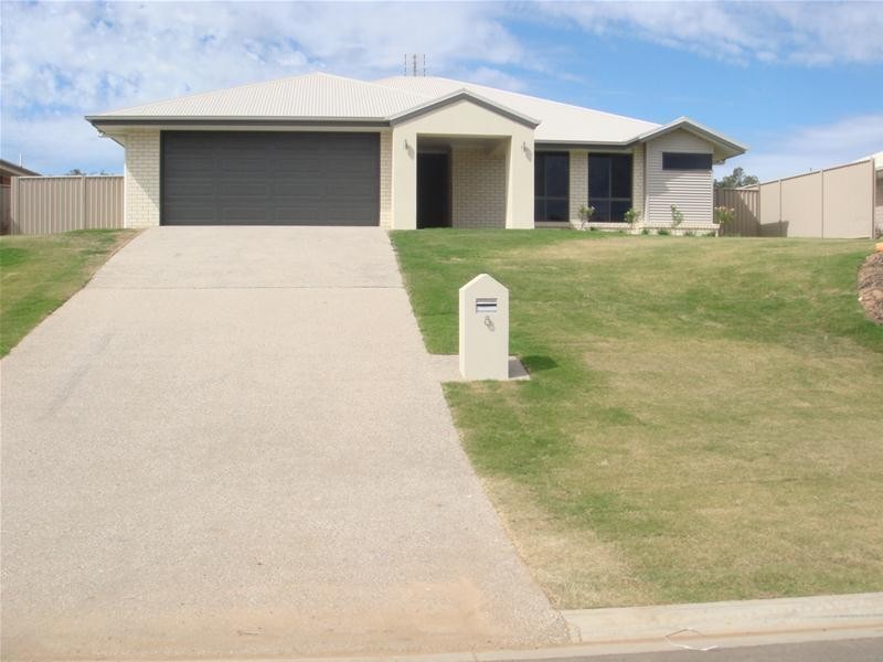 8 Cypress Pines Drive, Miles QLD 4415