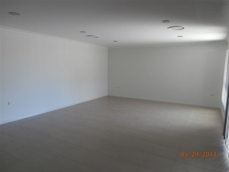 8 Cypress Pines Drive, Miles QLD 4415