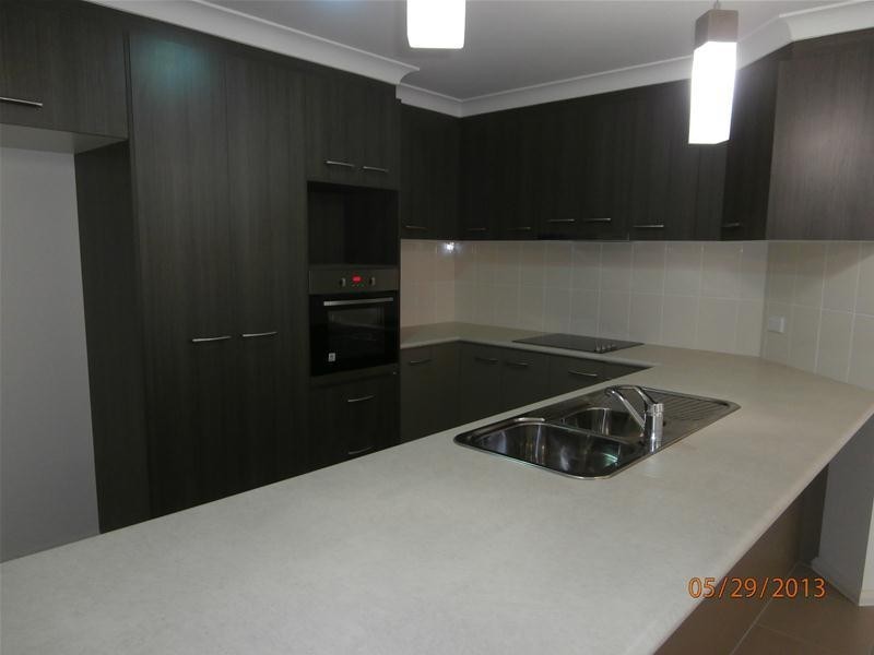 8 Cypress Pines Drive, Miles QLD 4415