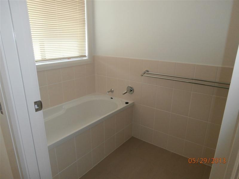 8 Cypress Pines Drive, Miles QLD 4415