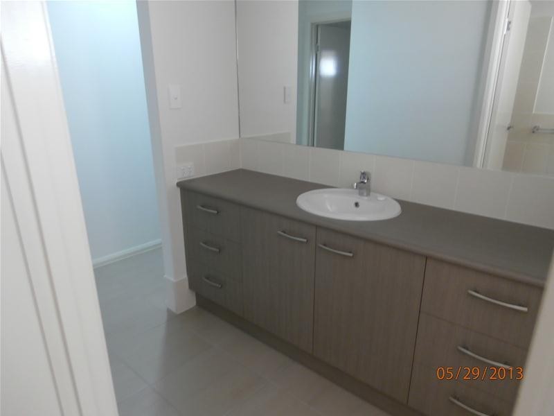 8 Cypress Pines Drive, Miles QLD 4415