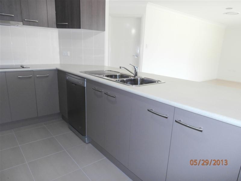 8 Cypress Pines Drive, Miles QLD 4415