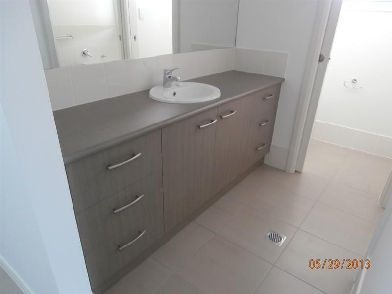 8 Cypress Pines Drive, Miles QLD 4415