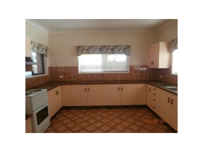 60 Hypatia Street, Chinchilla QLD 4413