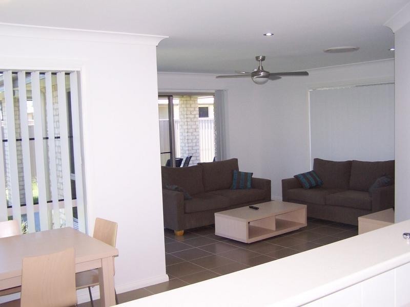 1/32 Bishop Drive, Miles QLD 4415