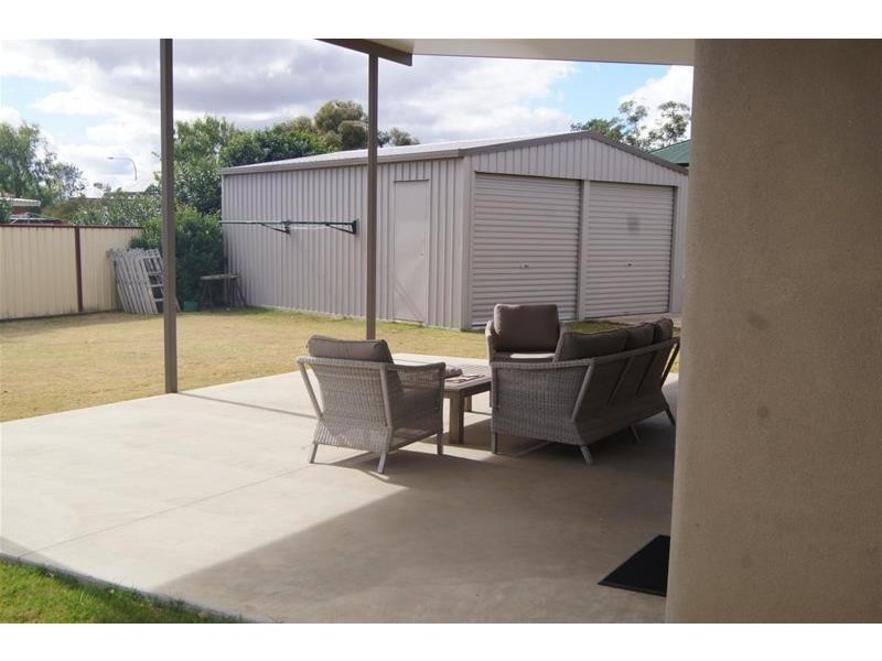 9 Barber Street, Chinchilla QLD 4413