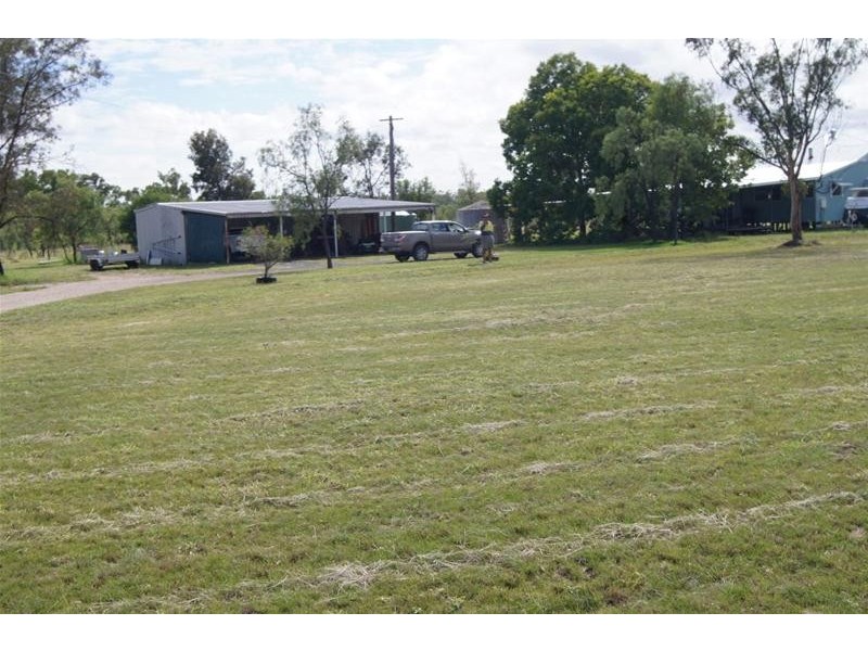 21 Barkers Road, Chinchilla QLD 4413