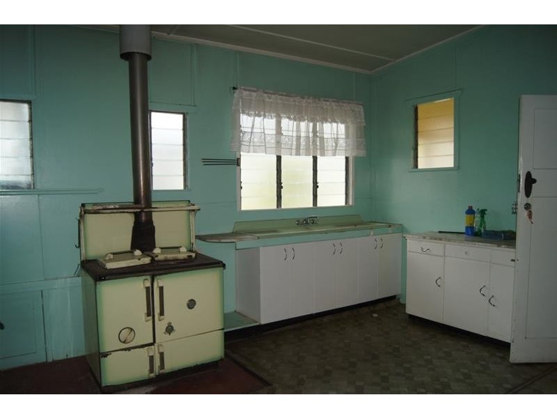 21 Middle Street, Chinchilla QLD 4413