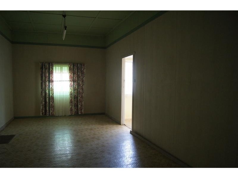 21 Middle Street, Chinchilla QLD 4413