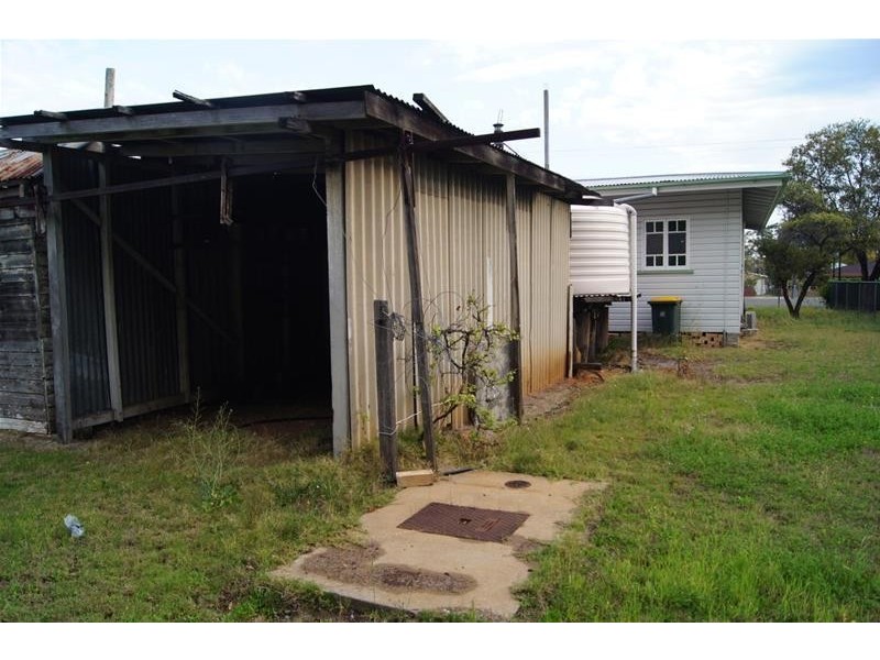 21 Middle Street, Chinchilla QLD 4413