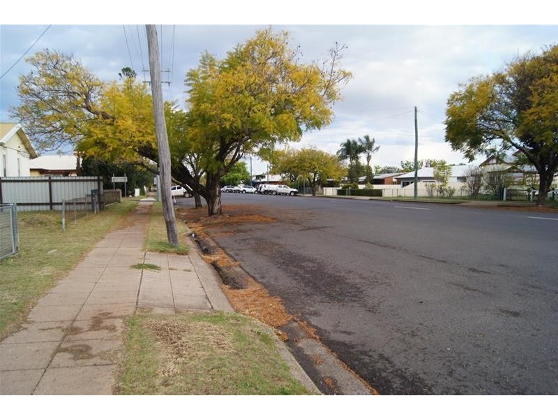 21 Middle Street, Chinchilla QLD 4413