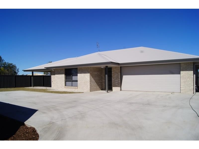 2/20 Dudley Street, Chinchilla QLD 4413