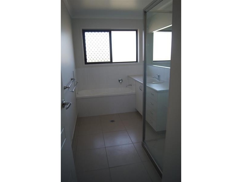 2/20 Dudley Street, Chinchilla QLD 4413