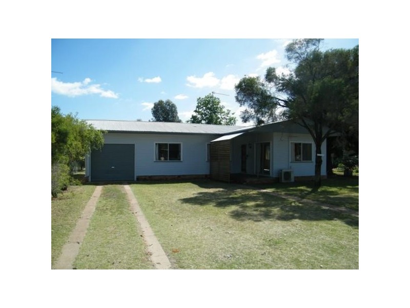 27 Barber Street, Chinchilla QLD 4413