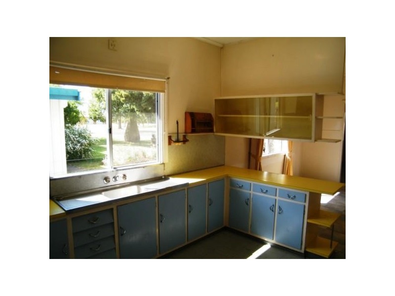 27 Barber Street, Chinchilla QLD 4413