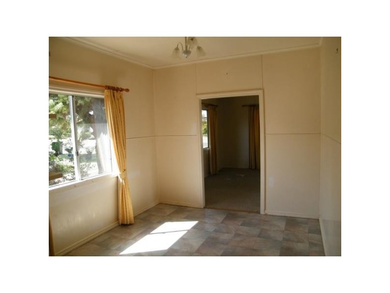 27 Barber Street, Chinchilla QLD 4413