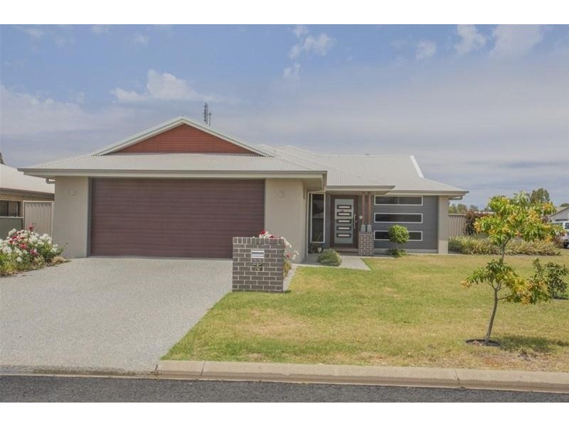 23 Sommerfeld Crescent, Chinchilla QLD 4413