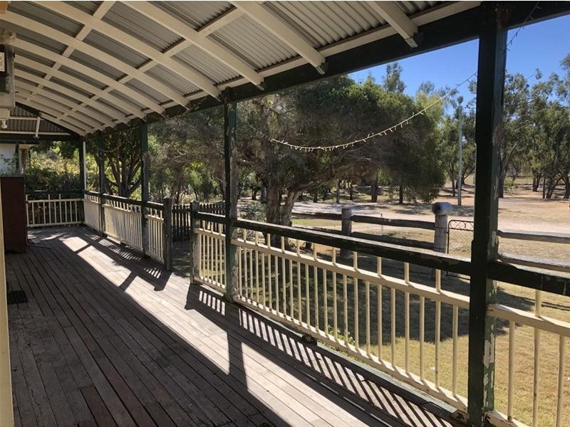 6 Bell Street, Chinchilla QLD 4413