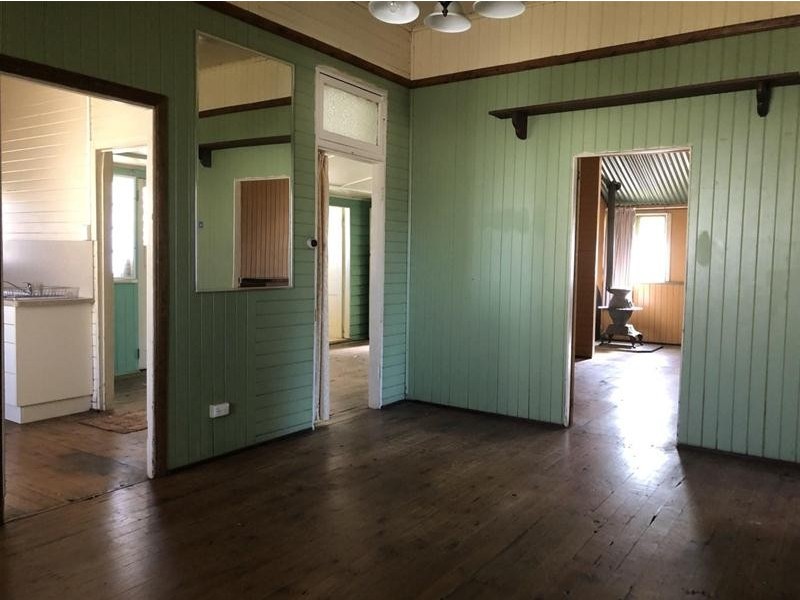 6 Bell Street, Chinchilla QLD 4413