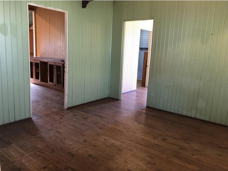 6 Bell Street, Chinchilla QLD 4413