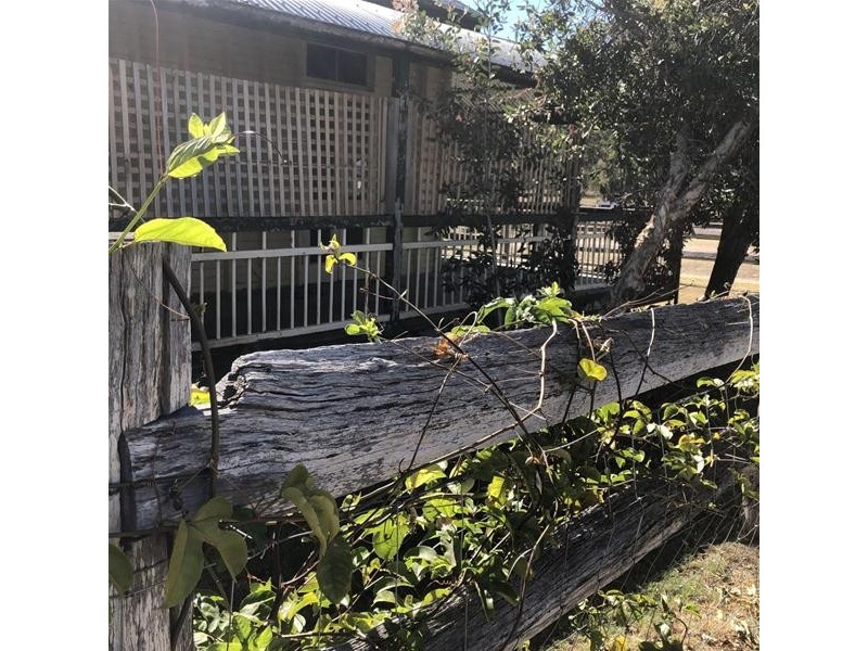 6 Bell Street, Chinchilla QLD 4413