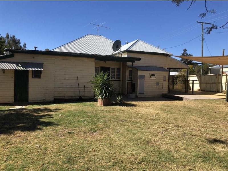 6 Bell Street, Chinchilla QLD 4413